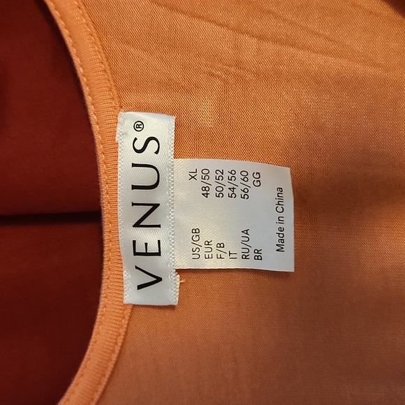 Top - Picture 2 of 3